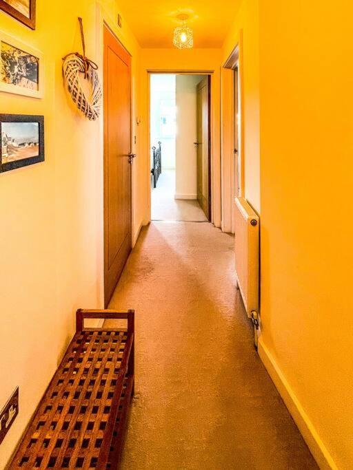 Soho Beach Apartment With Fabulous Sea View And 2 Minutes To The Beach With Free Parking And Netflix Борнмут Екстер'єр фото